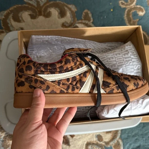 Steve Madden Madrid Leopard Print Sneakers with Black Laces. Size 10 - Picture 8 of 14